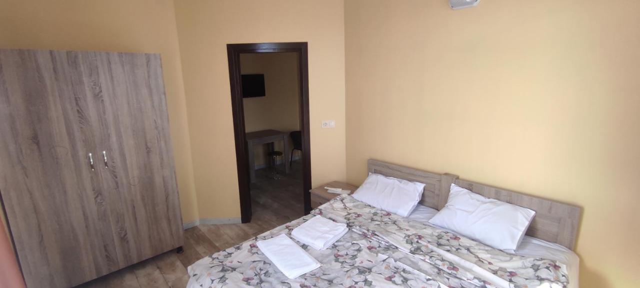 Family hotel ın batumı maretı str 2 Dış mekan fotoğraf