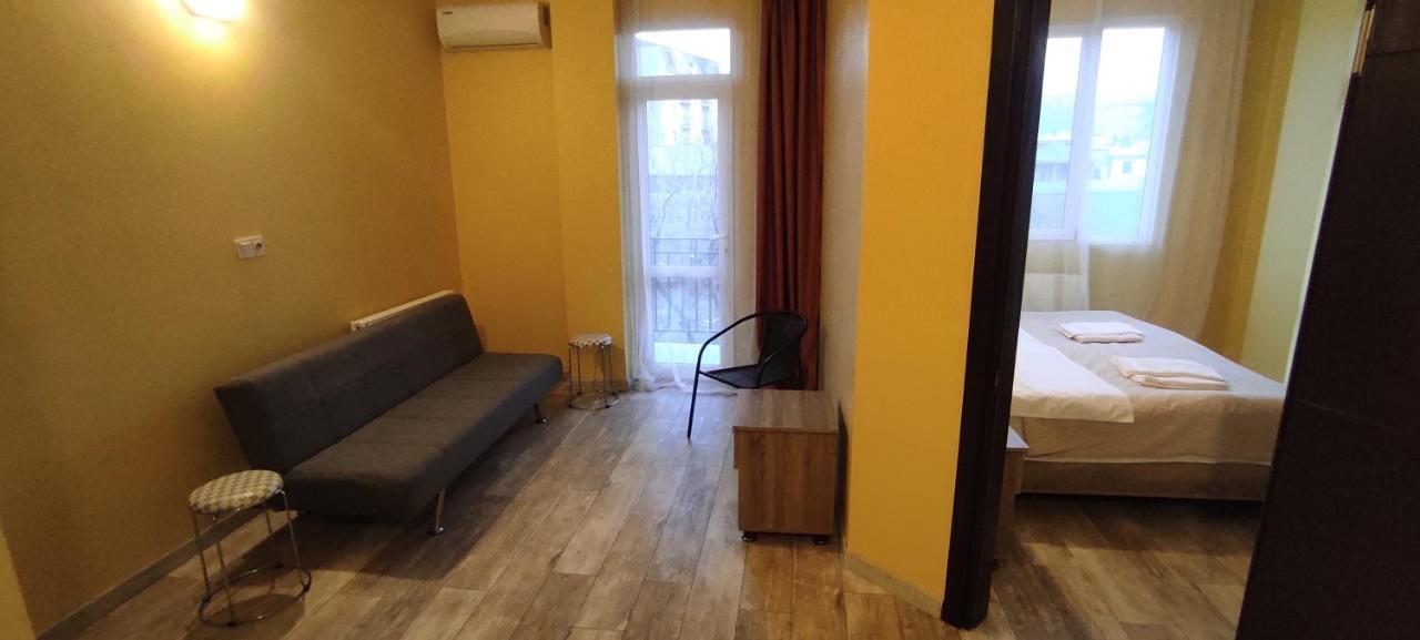 Family hotel ın batumı maretı str 2 Dış mekan fotoğraf