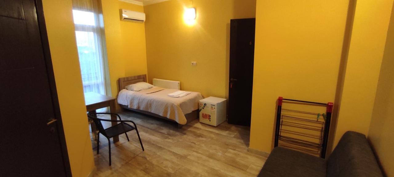 Family hotel ın batumı maretı str 2 Dış mekan fotoğraf